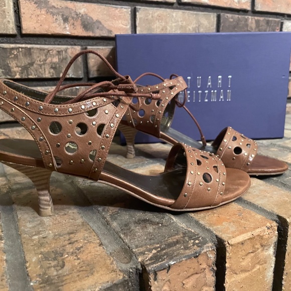 Stuart Weitzman Circular open toe sandal with kitten heels Toffee Size 9.5 - Picture 6 of 6